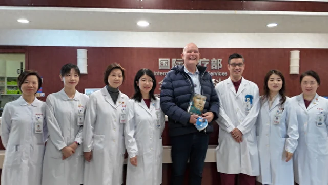 World kayaking champion Oscar: Come to Shanghai Ruijin for multiple myeloma